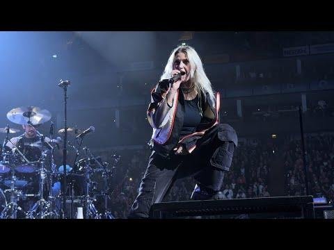 Linkin Park Crawling Live K London United Kingdom  September   - Erynn Halvorson thumbnail